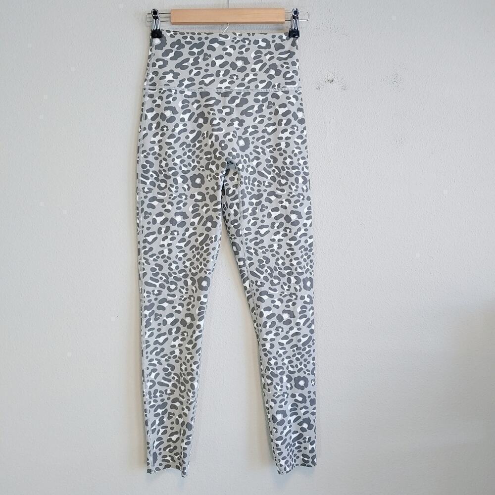 Offline by Aerie Women's Animal Print 7/8 Leggings Sz M Athleisure Yoga Hi-Rise